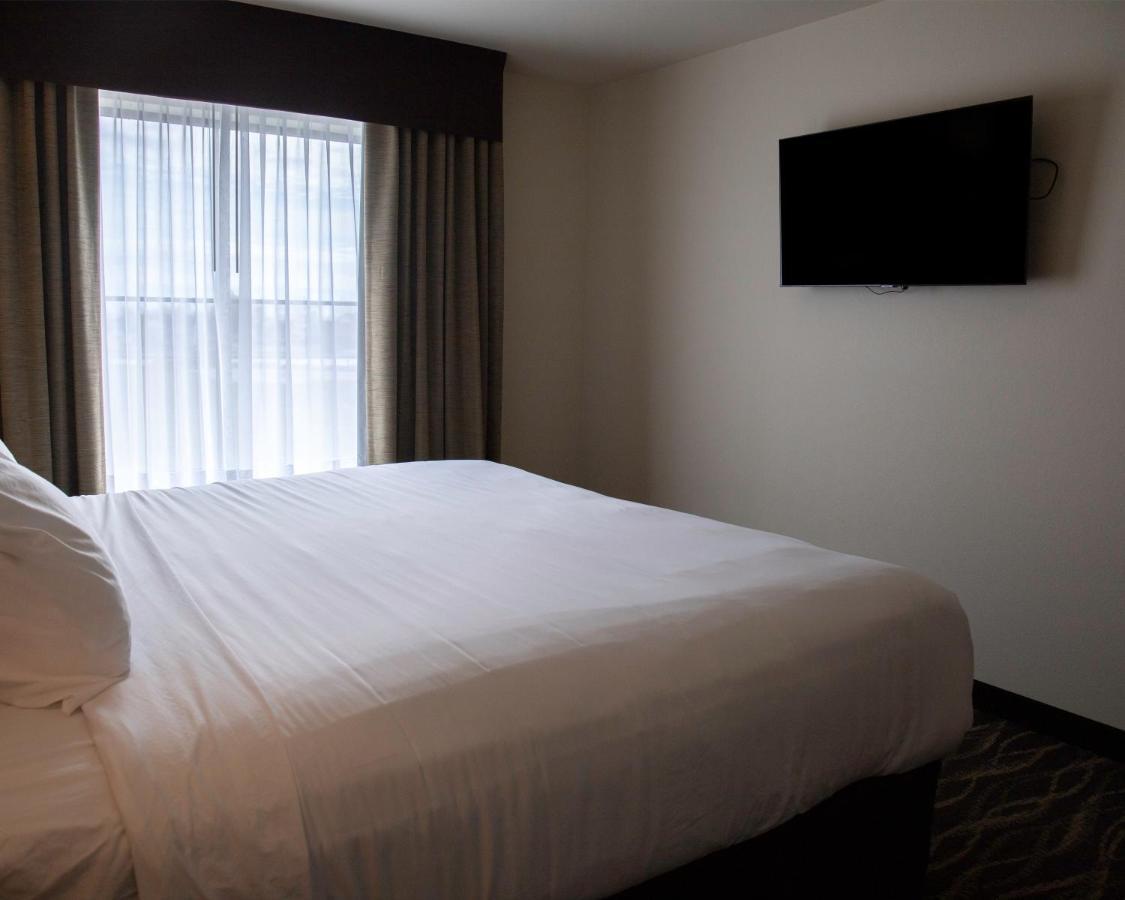 Cobblestone Hotel & Suites - Two Rivers מראה חיצוני תמונה