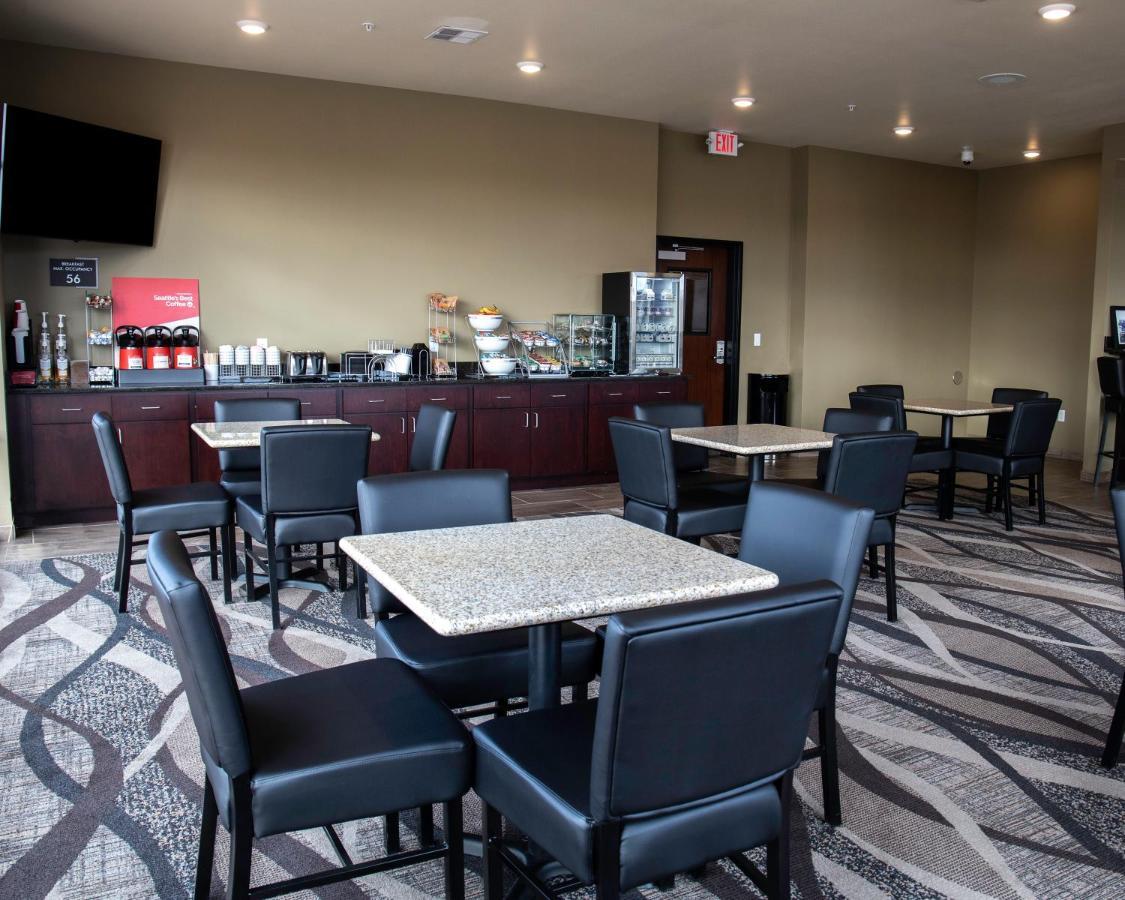 Cobblestone Hotel & Suites - Two Rivers מראה חיצוני תמונה