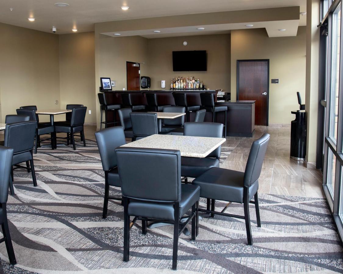 Cobblestone Hotel & Suites - Two Rivers מראה חיצוני תמונה